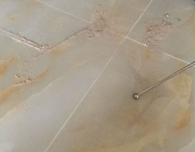 鲅鱼圈瓷砖空鼓维修公司分享粘合剂选择不当在瓷砖铺贴过程中可能导致以下问题